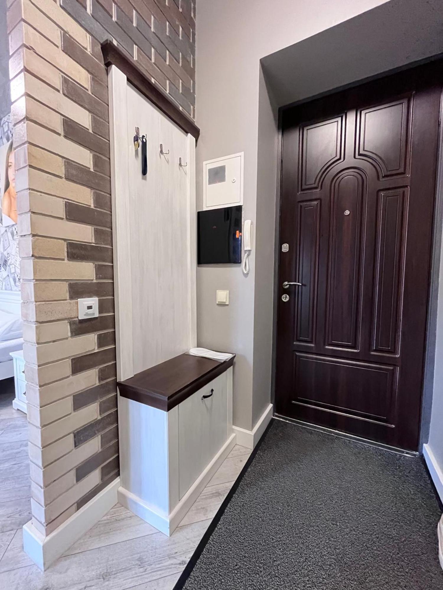 Центральні Люкс Апартаменти: Балкон, Smart TV та Кава Kryvyi Rih Exterior photo
